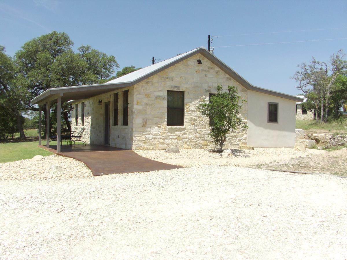 Breezy Hills Cottages - Morning Sun Cottage Fredericksburg Exterior photo